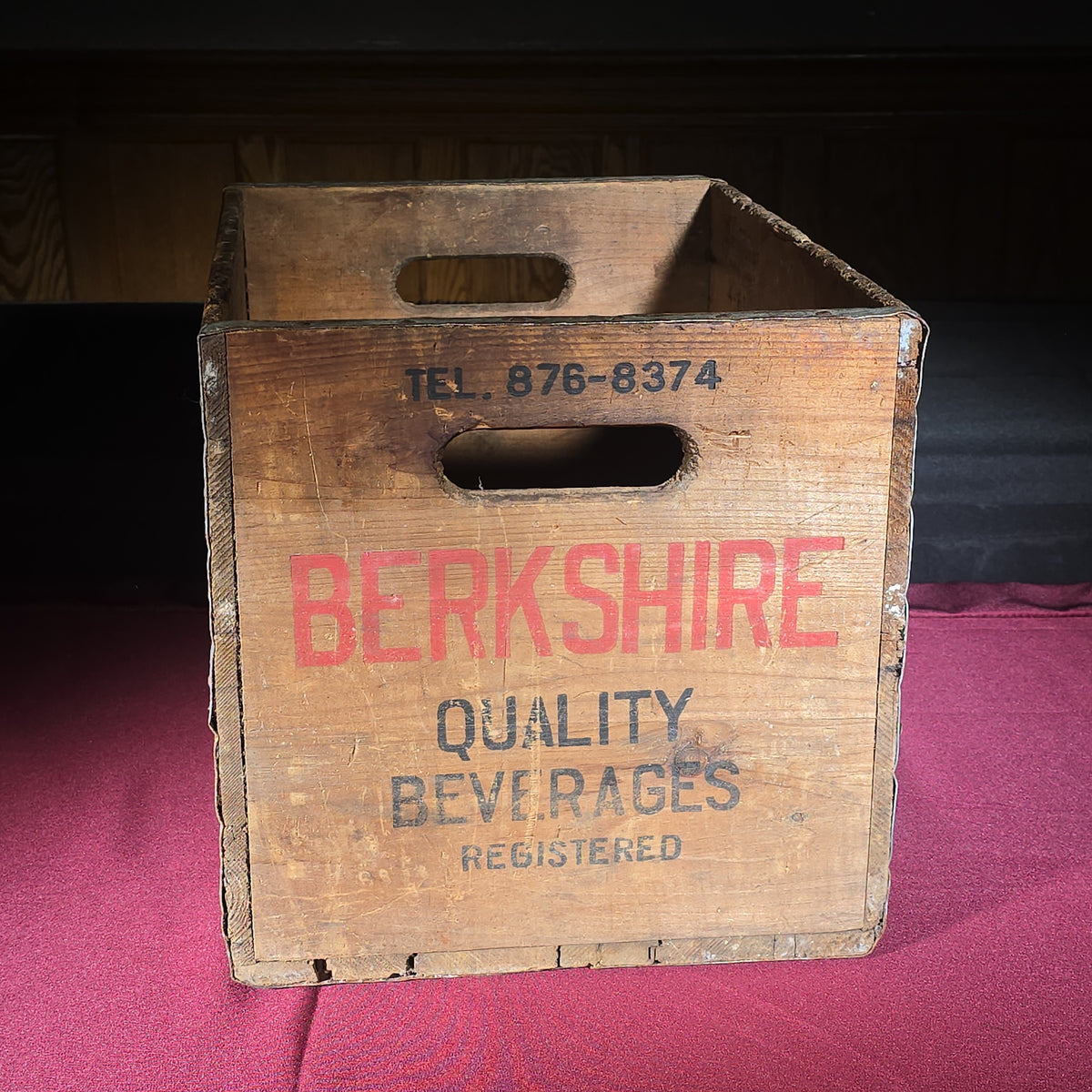 Vintage Wooden Advertising Beverage Crate, Cambridge Bottling Co. Inc., Berkshire Quality Beverages, Cambridge, Massachusetts