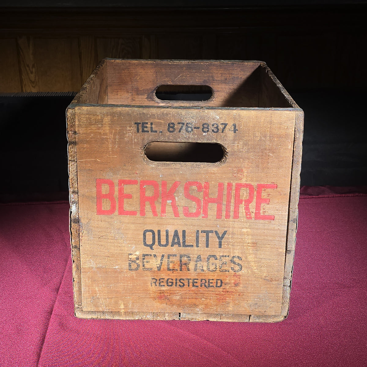 Vintage Wooden Advertising Beverage Crate, Cambridge Bottling Co. Inc., Berkshire Quality Beverages, Cambridge, Massachusetts
