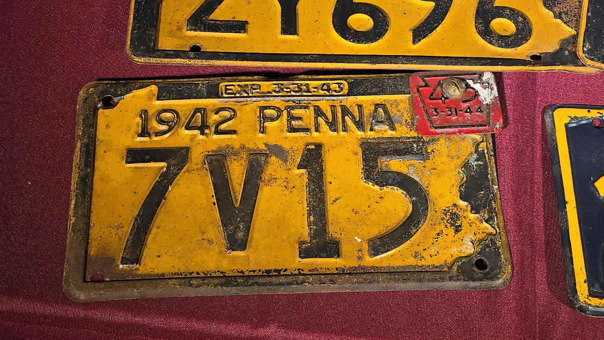 Grouping of 10 Antique 1940s Pennsylvania License Plates including a Matched Pair, 1940–1948