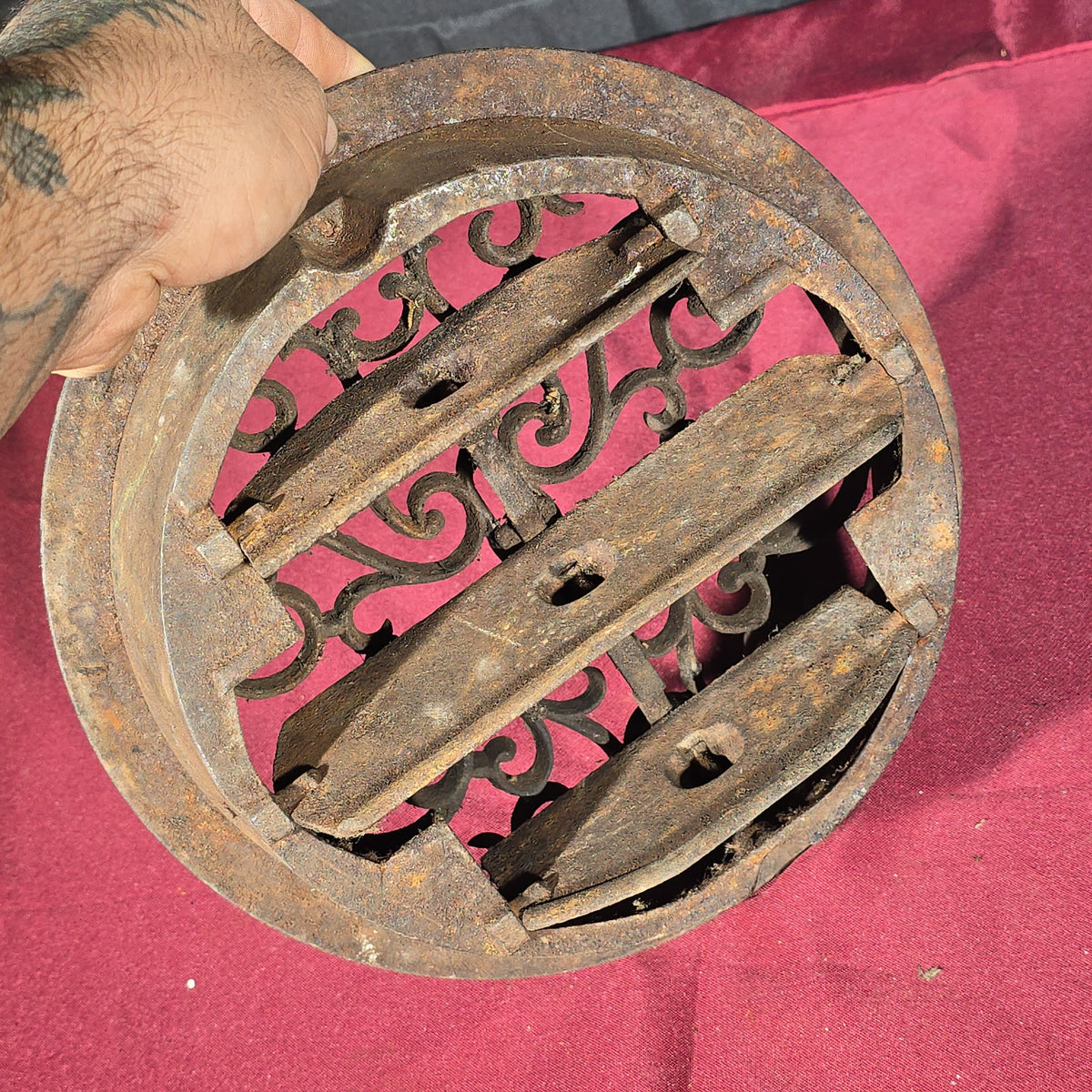 Antique Cast Iron Round Floor Register Grate with Louver