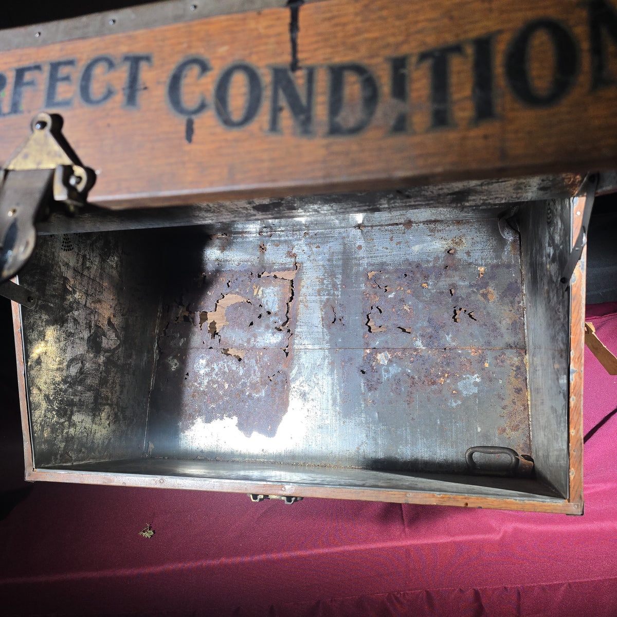 Antique Cremo Cigars Advertising Shipping Box with Tin-Lined Interior