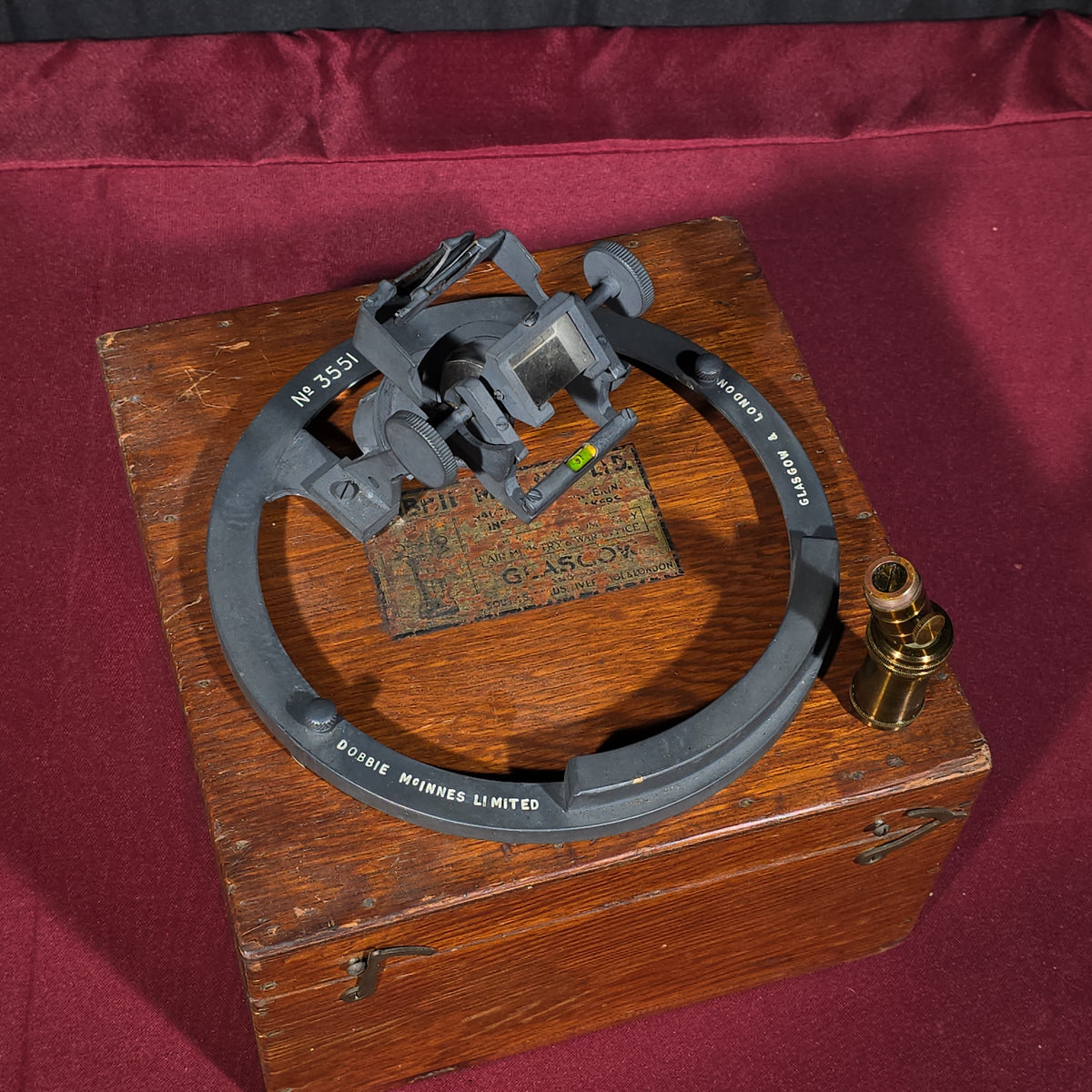 Vintage Dobbie-McInnes Azimuth Mirror No. 3551 in Oak Case with Brass Telescope and Manual, Manufactured by Dobbie McInnes Ltd., Glasgow