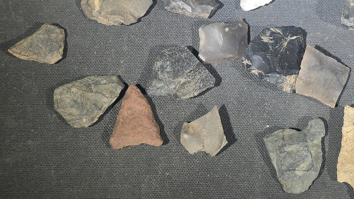 Grouping of Antique Chipped Stone Arrowheads, Points, and Lithic Tools in Various Stone Types