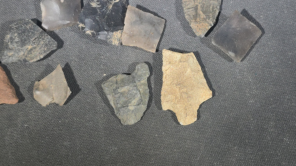 Grouping of Antique Chipped Stone Arrowheads, Points, and Lithic Tools in Various Stone Types