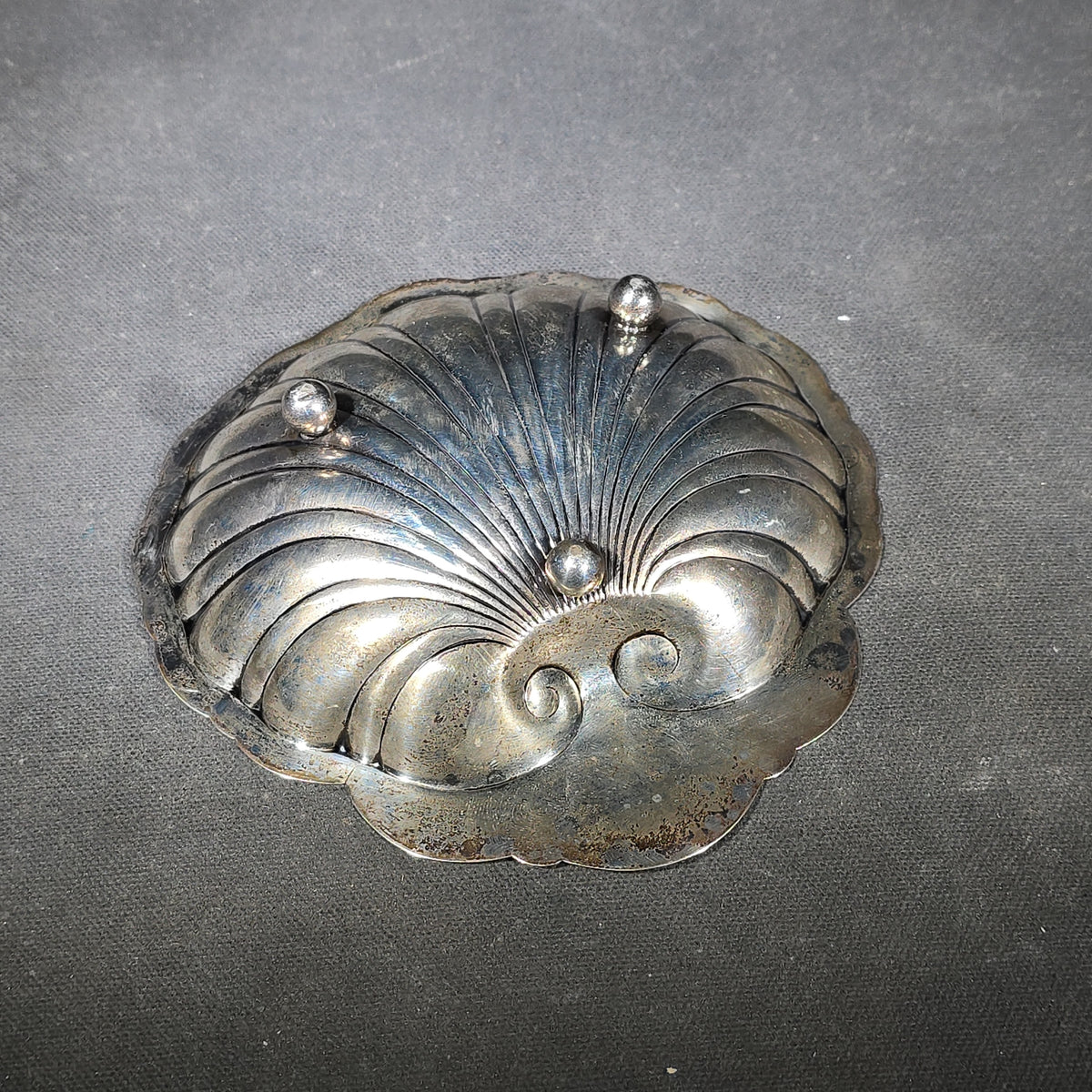 Sterling Silver Footed Scallop Shell Dish with Three Ball Feet