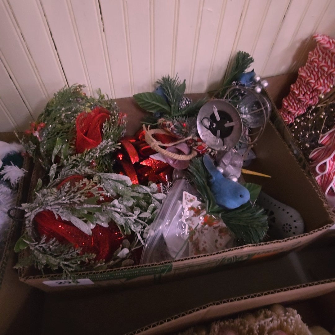 box lot with miscellaneous modern Christmas decor
