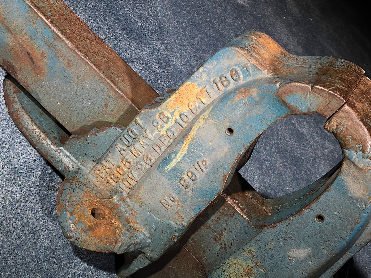 Antique C. Parker Co. No. 89 1/2 Bench Vise, Manufactured by C. Parker Co., Meriden, Connecticut
