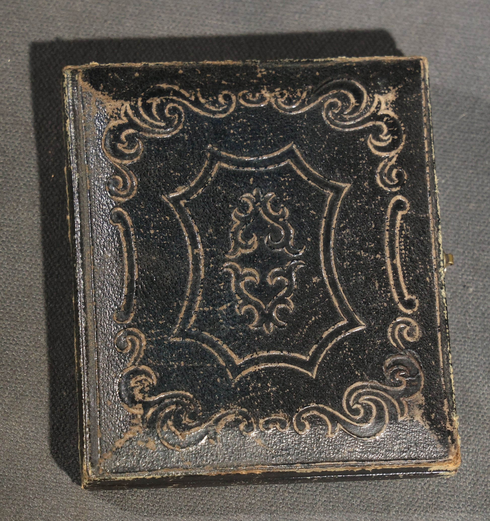 Antique 1/6th Plate Daguerreotype Photograph of an Elderly Woman in a White Bonnet and Dark Dress, Full Intact Leatherette Case