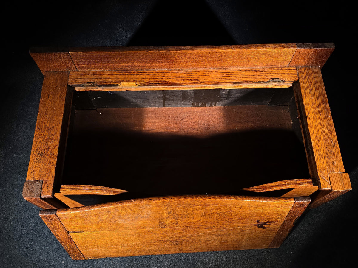 Antique Quarter-Sawn Oak Lift-Top Blanket Chest Bench with Carved Paw Feet
