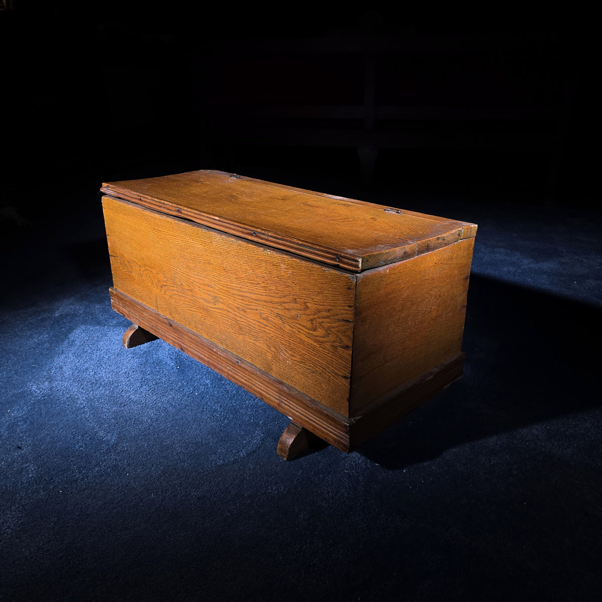 Antique Oak Blanket Chest on Shoe Feet