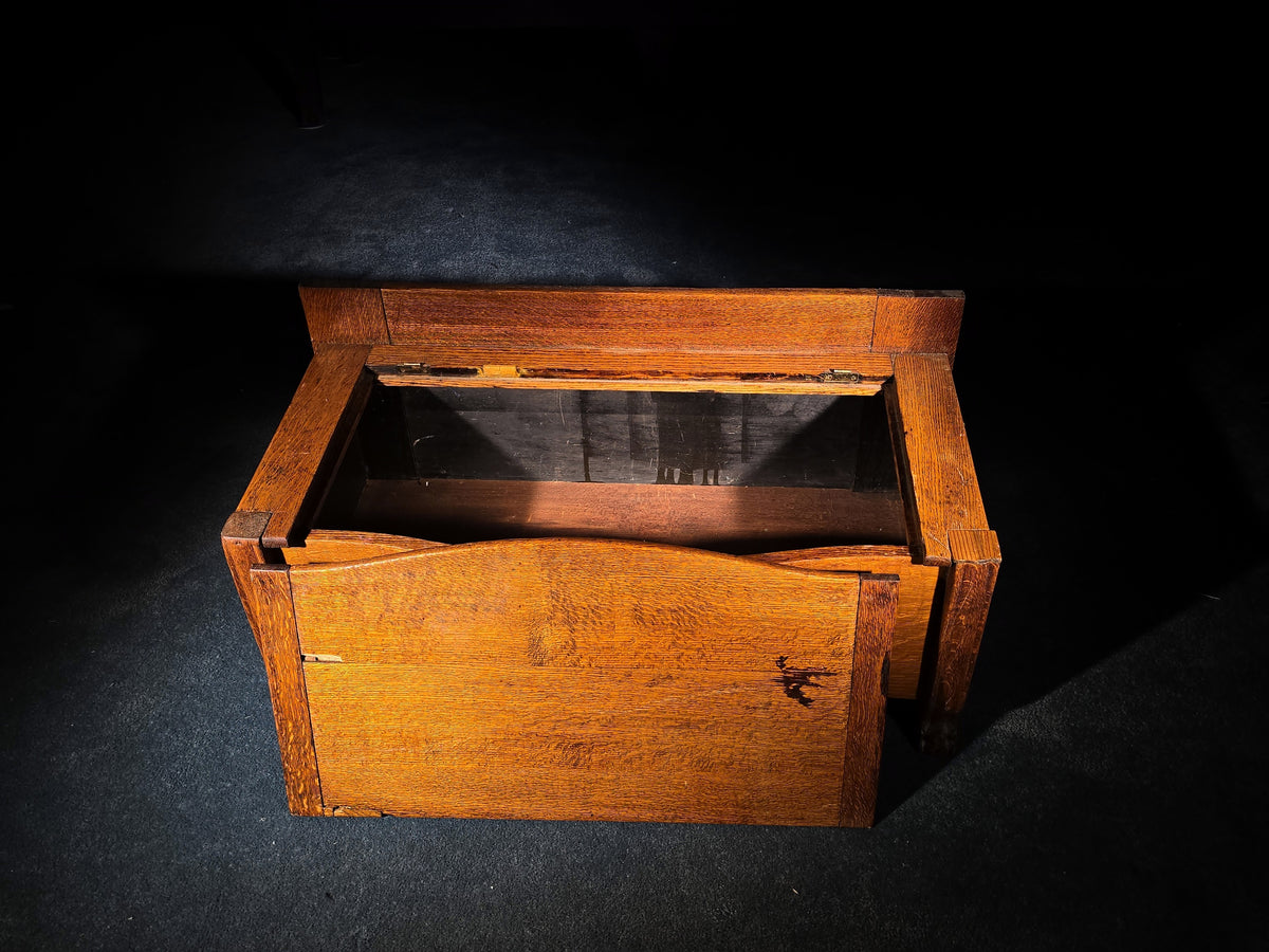 Antique Quarter-Sawn Oak Lift-Top Blanket Chest Bench with Carved Paw Feet