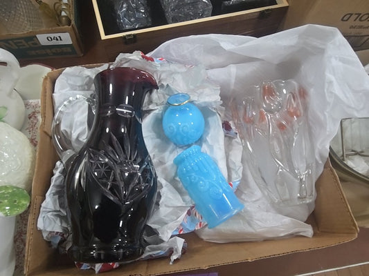 box lot with four pieces of art glass including cut to clear