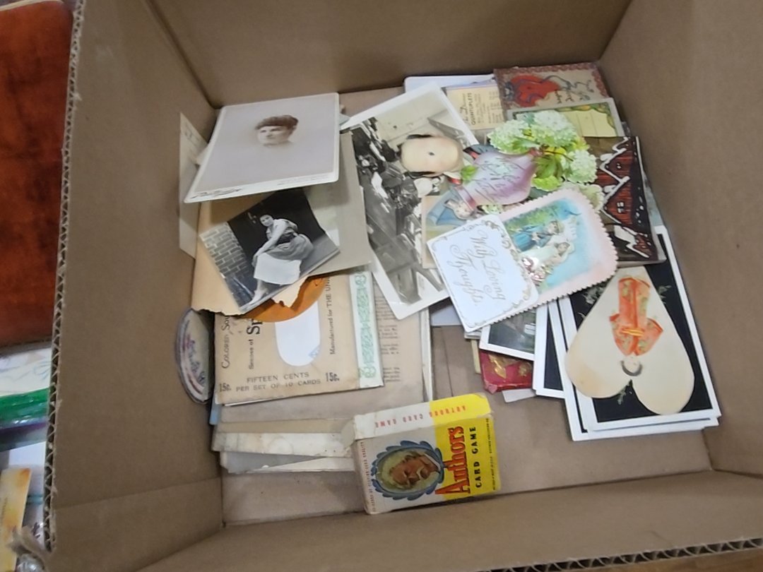box lot of miscellaneous ephemera
