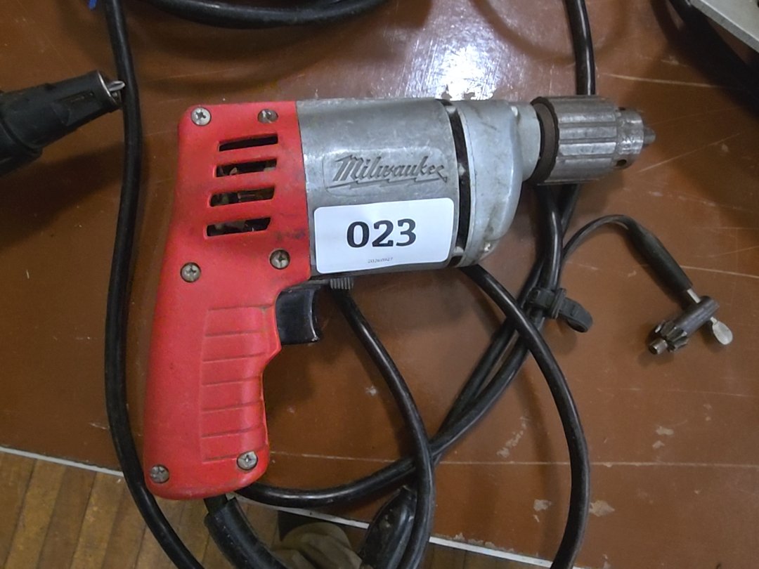 vintage Milwaukee 02222-1 3/8 in drill