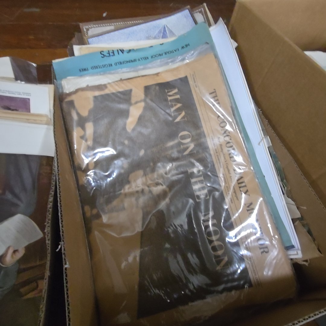 box lot of miscellaneous ephemera