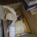 Lot 077 - Box of Modern Home Decor