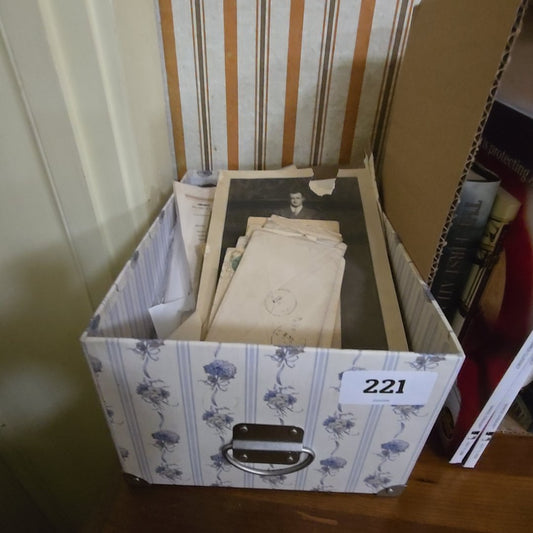 box lot of miscellaneous ephemera