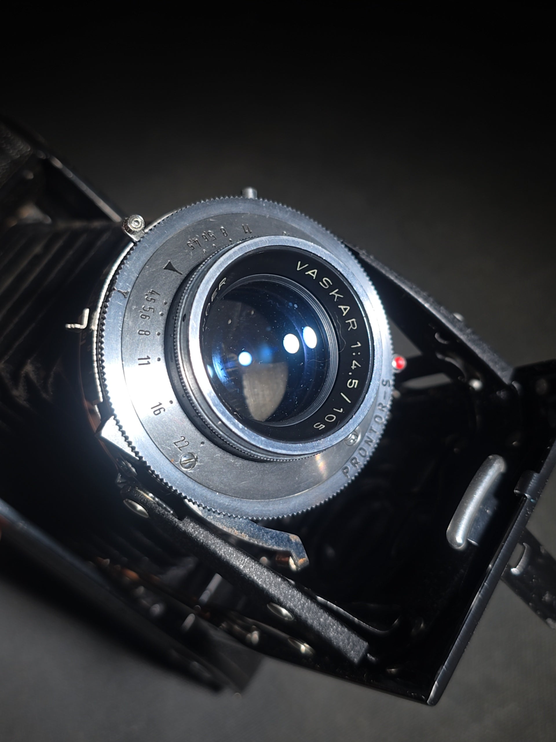 Vintage Voigtlander Folding Camera with Vaskar 1:4.5/105 Lens and Prontor-S Shutter