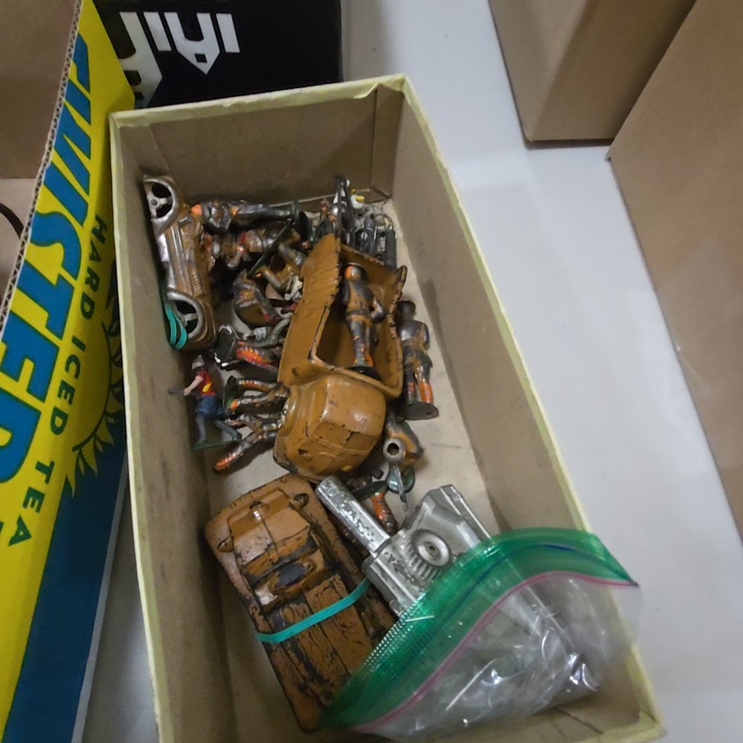 box lot of toy soldiers and vehicles