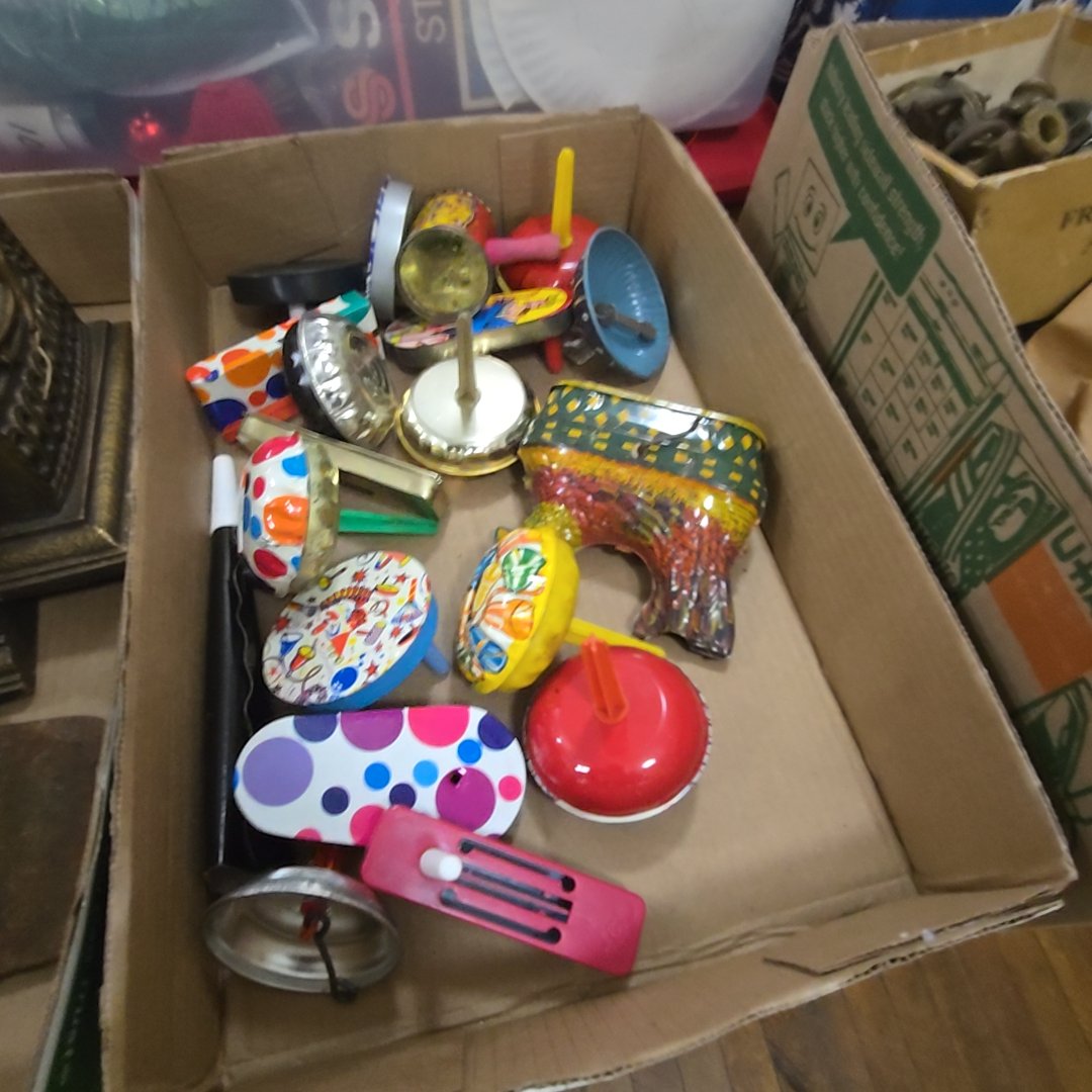 box lot of vintage 10 lithograph noise makers
