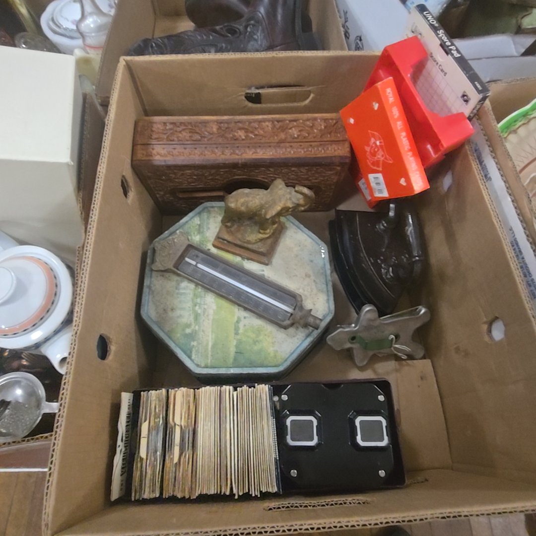 box lot with cast iron elephant White House tin viewfinder and more