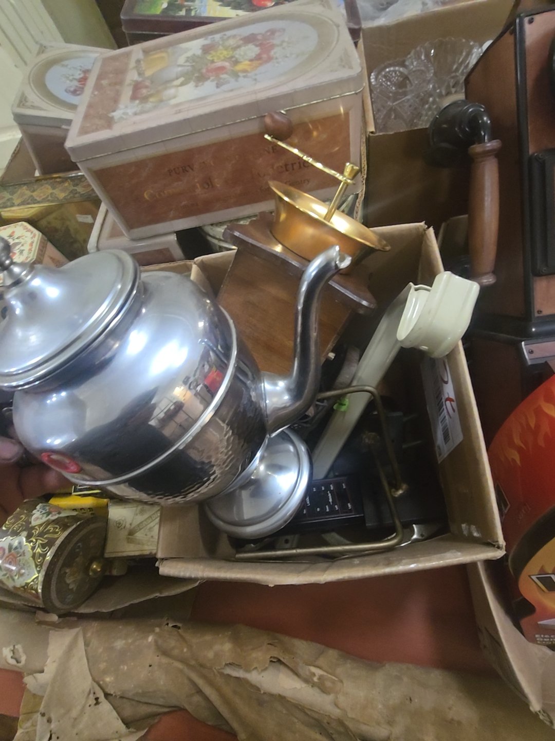 box lot with Hardware tin teapot and coffee grinder