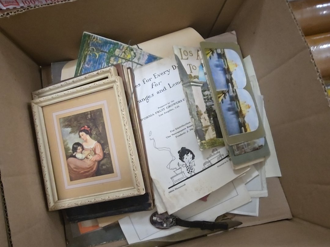box lot of miscellaneous ephemera
