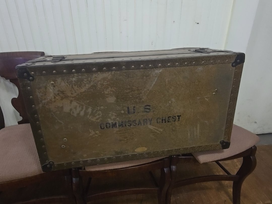 U.s. Commissary trunk
