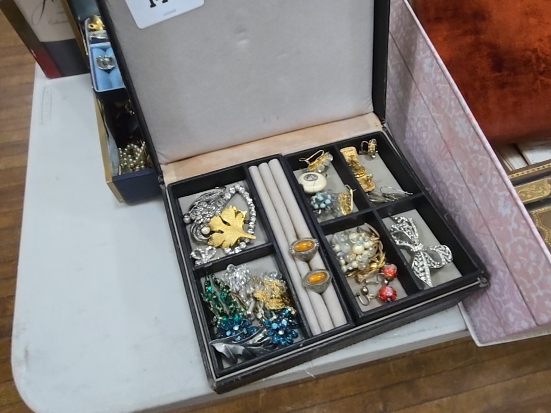 jewelry box with contents