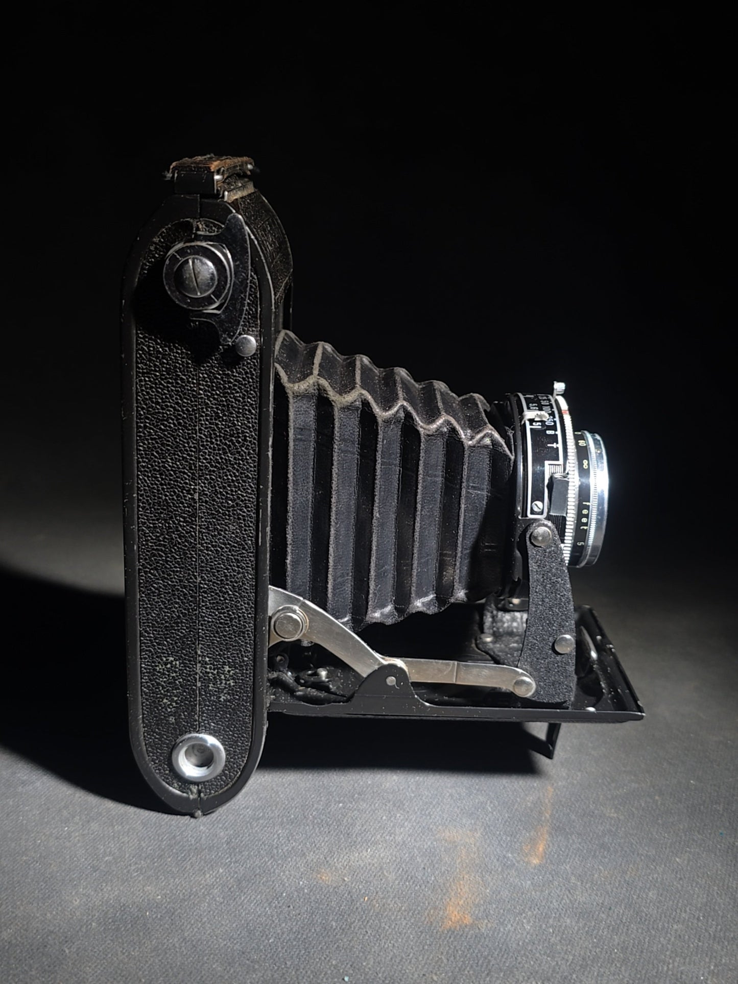 Vintage Voigtlander Folding Camera with Vaskar 1:4.5/105 Lens and Prontor-S Shutter