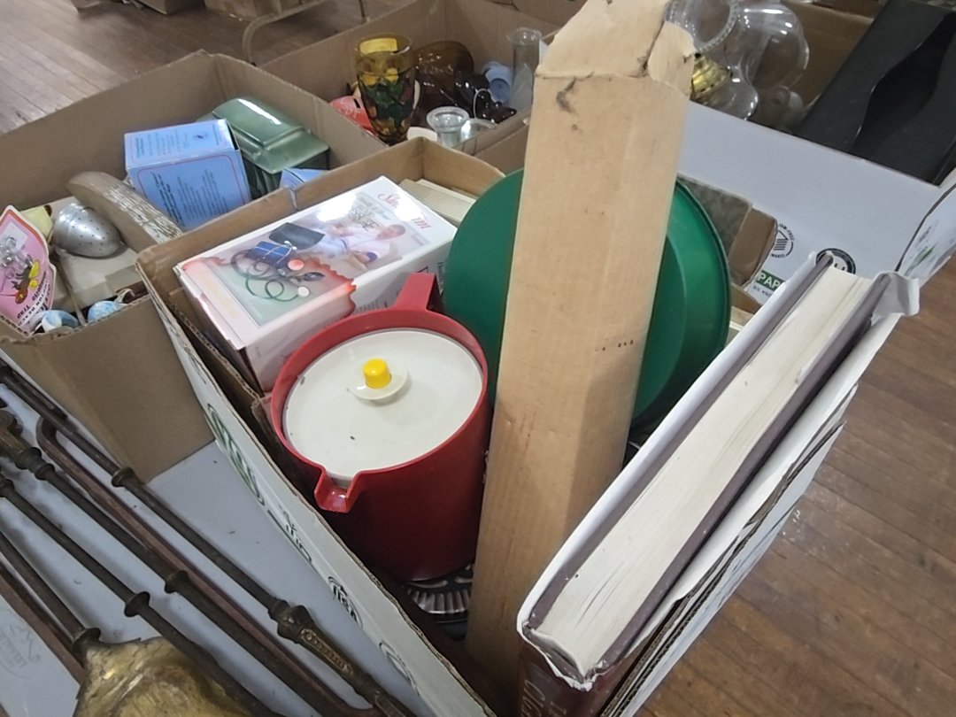 box lot of housewares