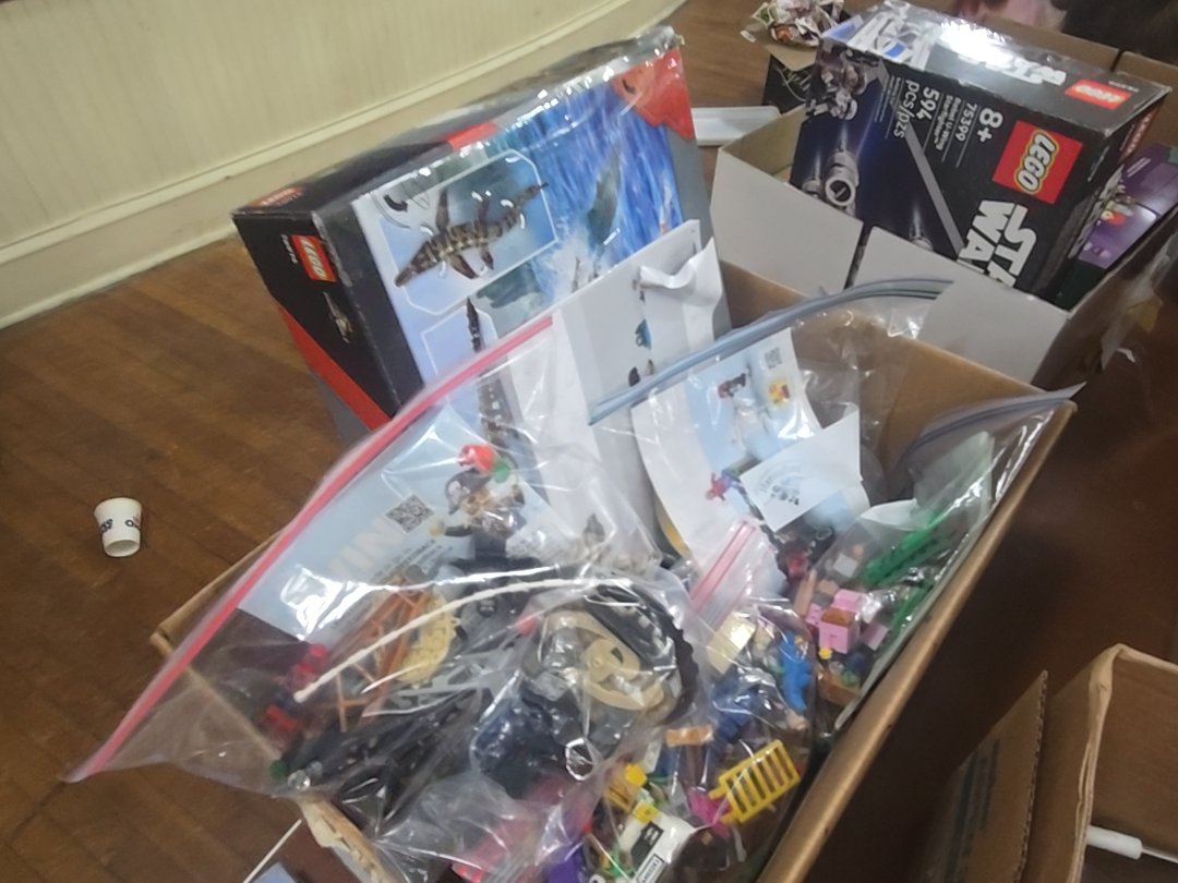 box lot of Legos
