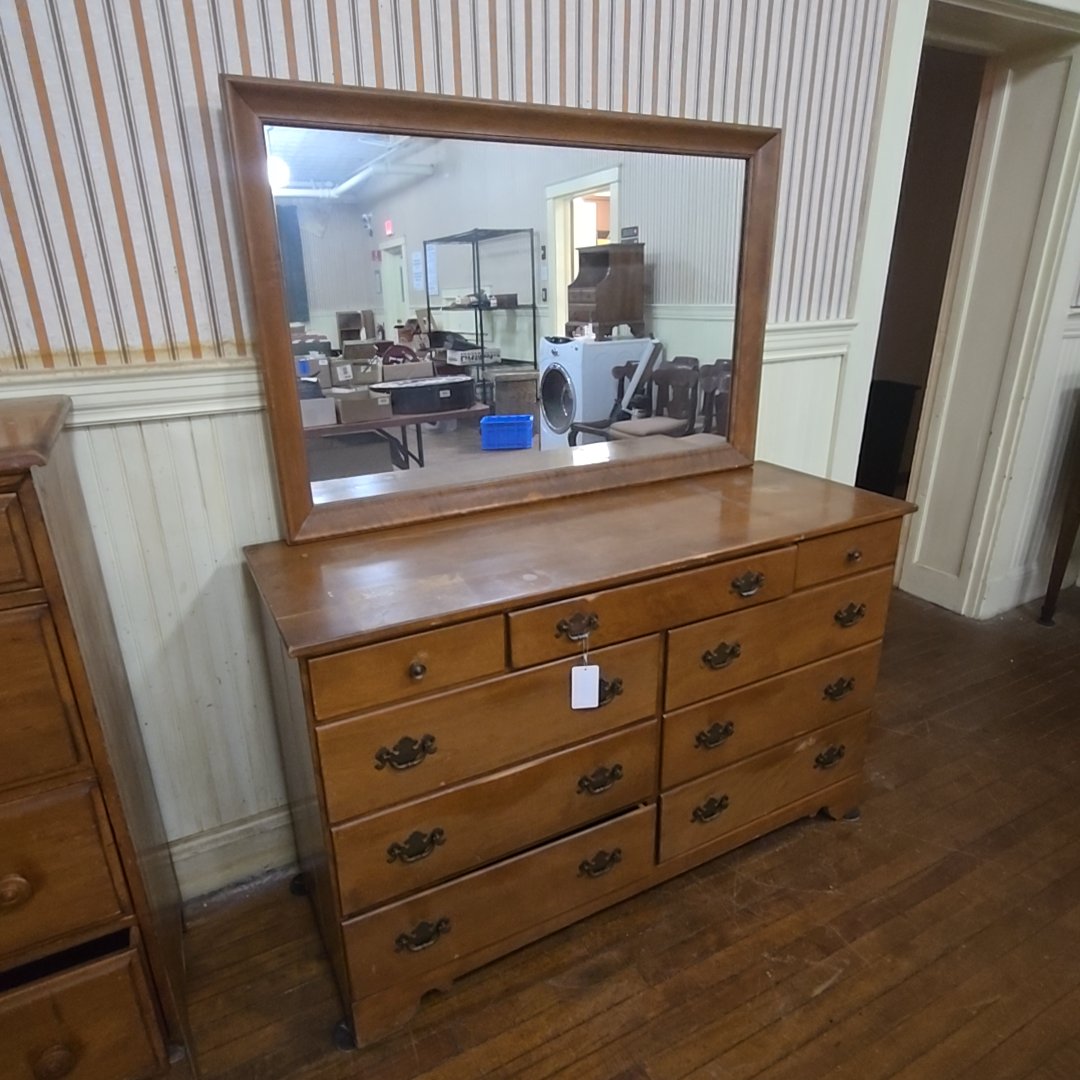 Ethan Allen by baumritter, made in new york, dresser with mirror and brackets worn top