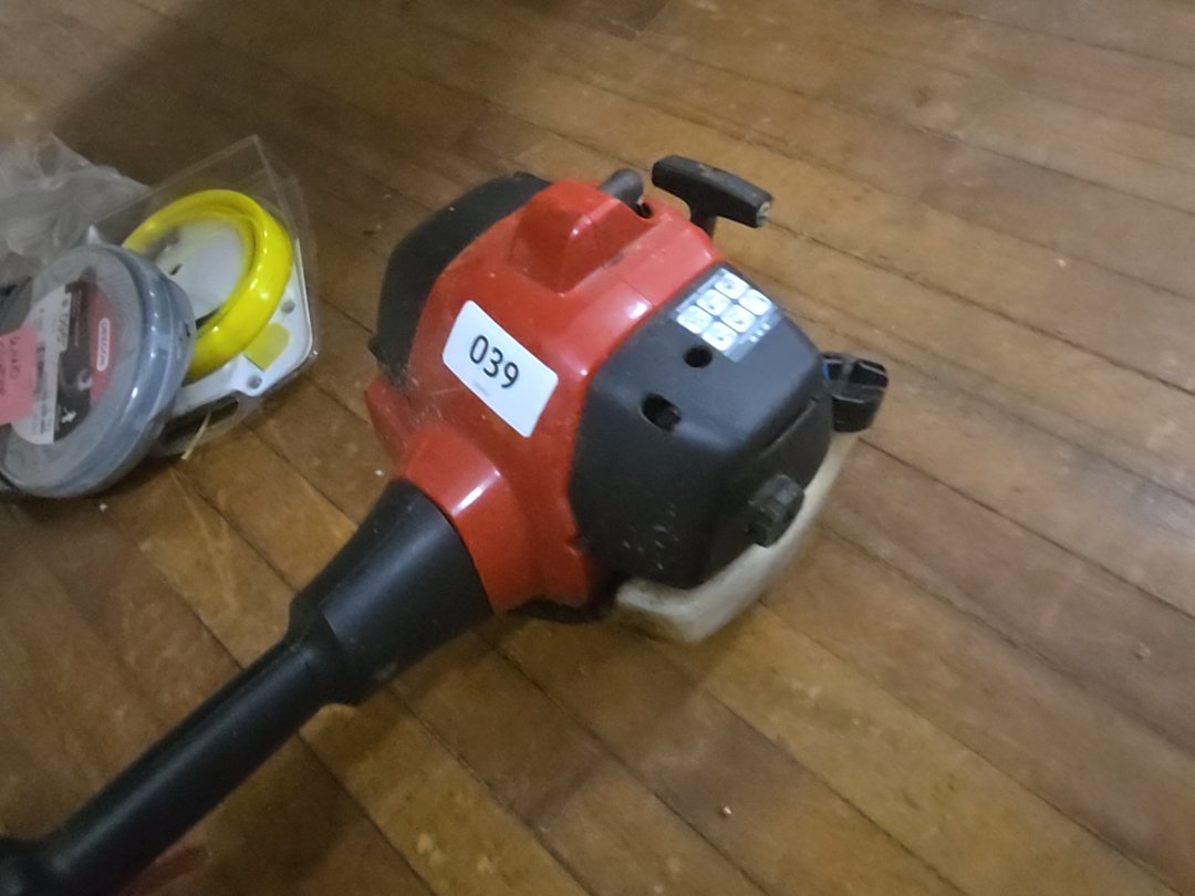 RedMax bt280 weed wacker with extra line and original instructions