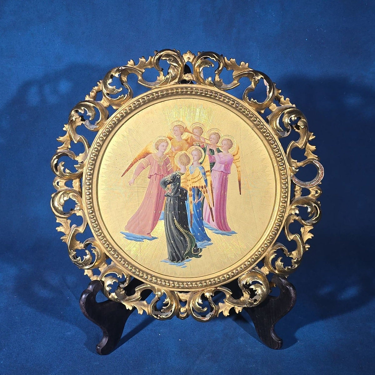 Antique Hand-Painted Florentine Tondo of Angels in Gilt Openwork Frame