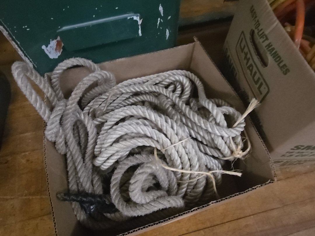 box lot of vintage rope