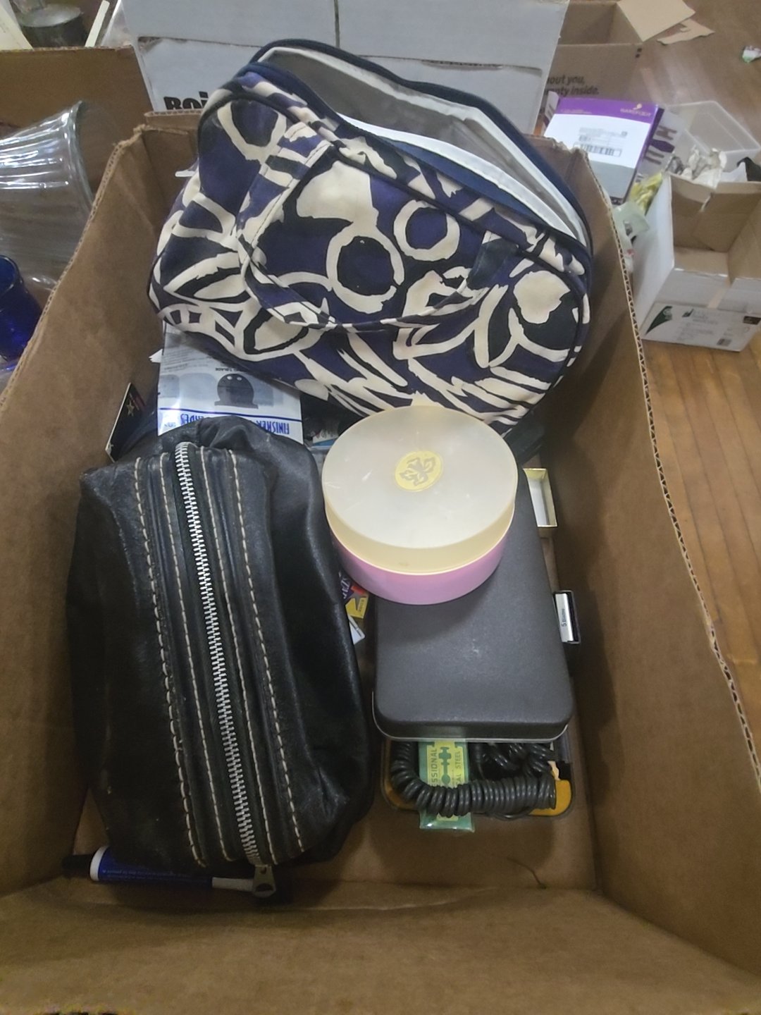 box lot of vintage and antique shaving