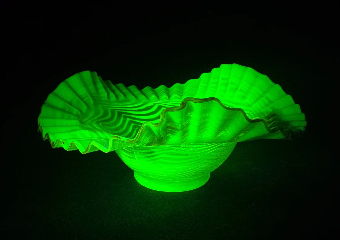 Vintage Fenton Uranium Glass Blue Opalescent Spiral Optic Crimped Ruffled Rim Bowl with Cranberry Edge, Circa 1939, UV Reactive