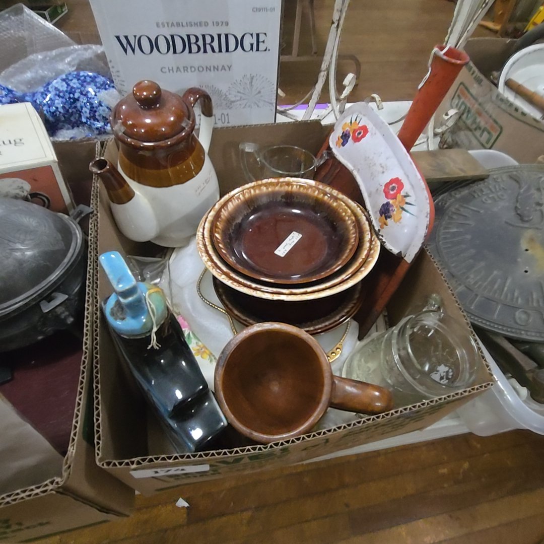 Box lot of miscellaneous pottery