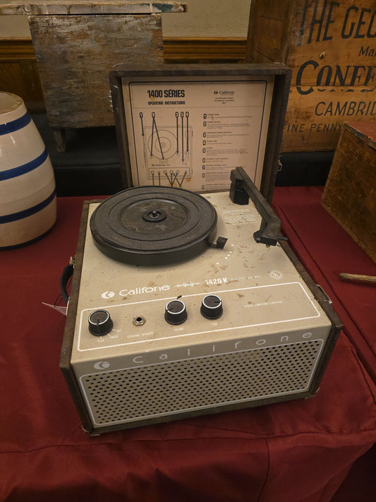 Vintage Califone International Model 1420K Portable Record Player