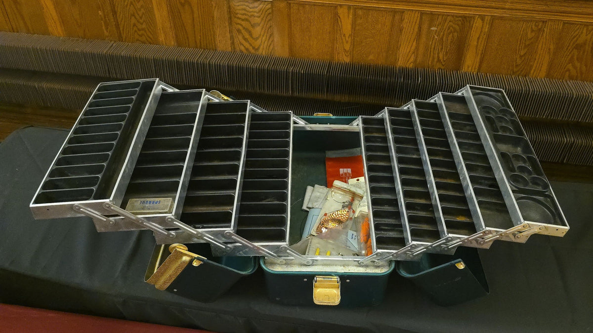 Vintage UMCO 2000 US Seven-Tray Tackle Box with Contents