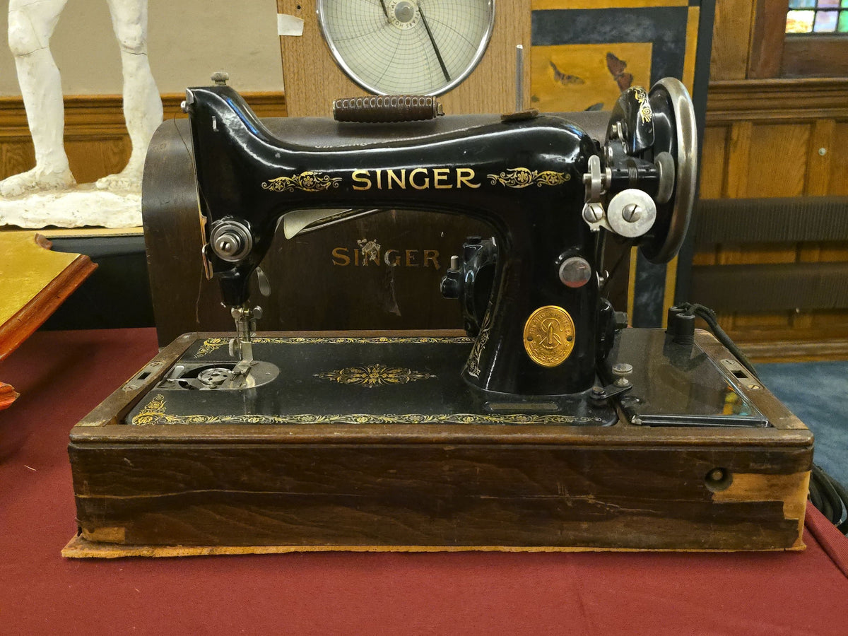 Vintage Singer Electric Portable Sewing Machine in Bentwood Case