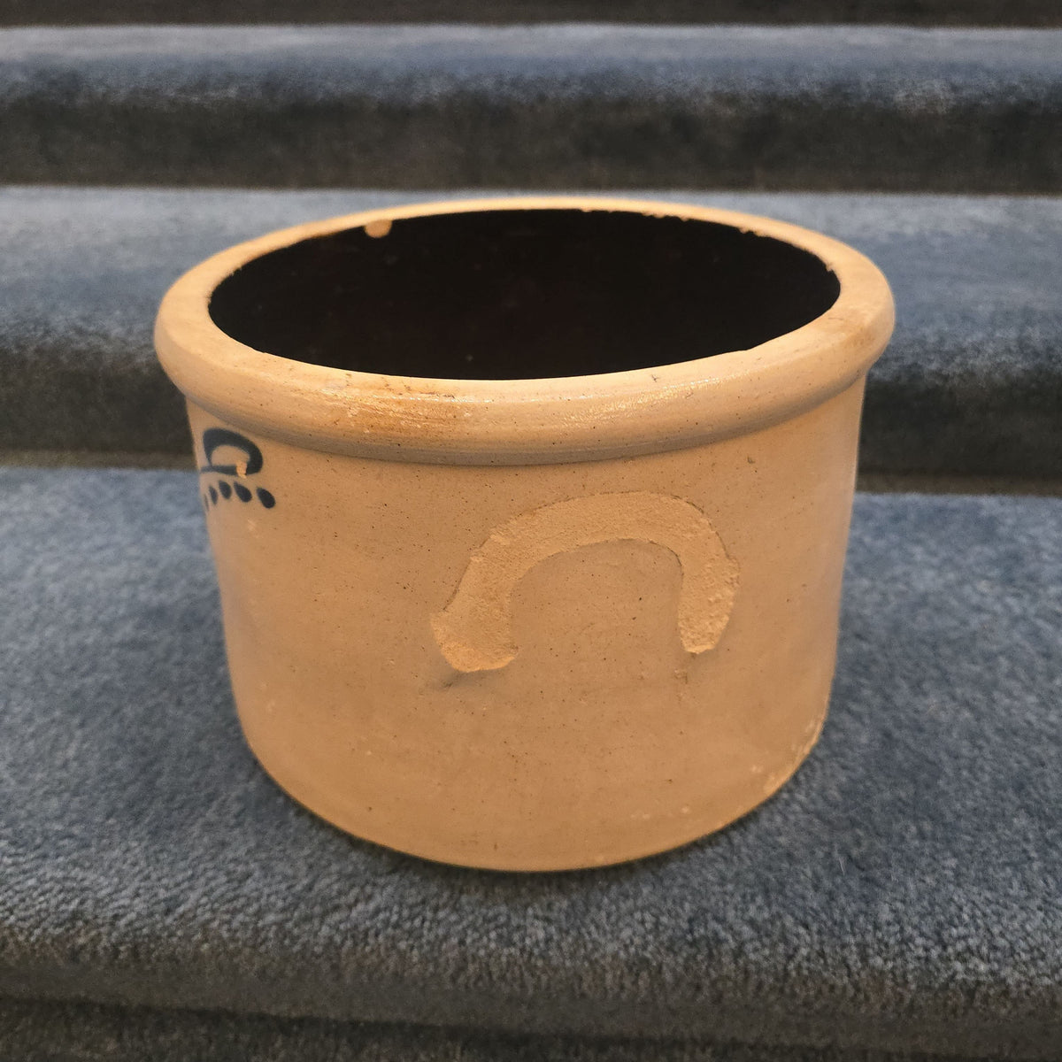Antique H.C. Tenney & Co., Orange, Massachusetts 1½-Gallon Stoneware Crock with Cobalt Floral Decoration, Note Damage