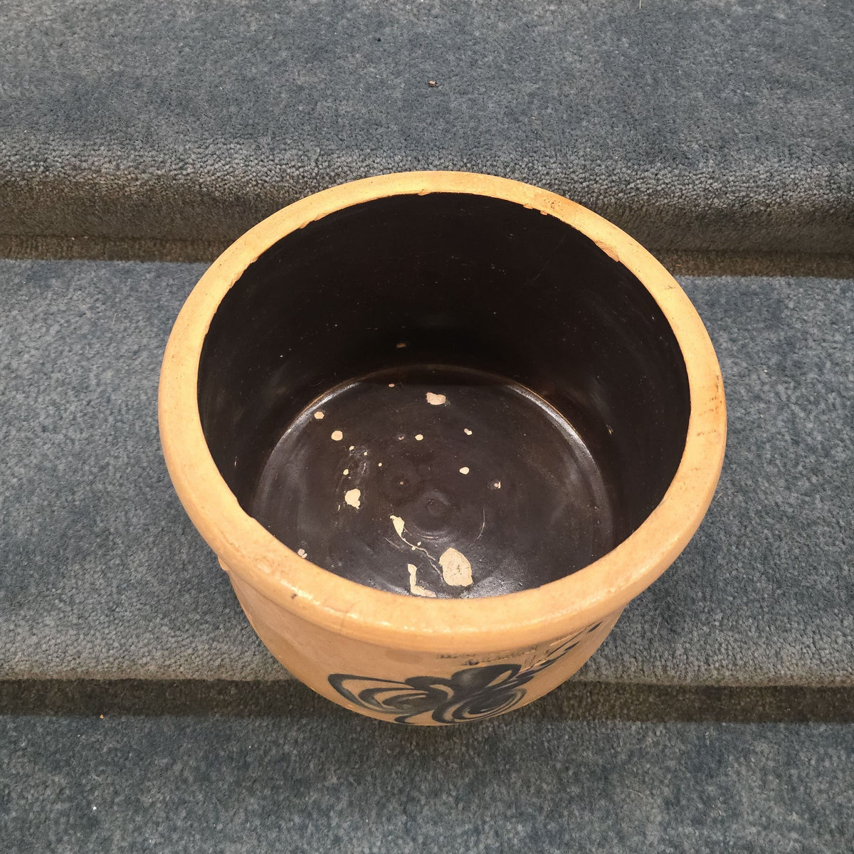 Antique H.C. Tenney & Co., Orange, Massachusetts 1½-Gallon Stoneware Crock with Cobalt Floral Decoration, Note Damage