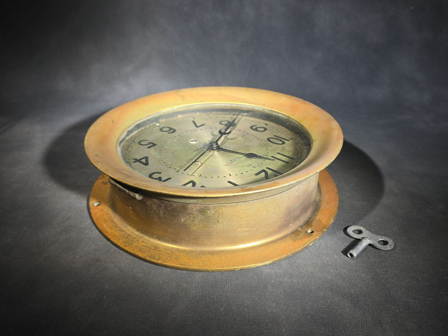 Vintage U.S. Government Ship's Clock in Brass Case with Key, Manufactured by Chelsea Clock Co., Boston, Massachusetts, Serial No. 599500