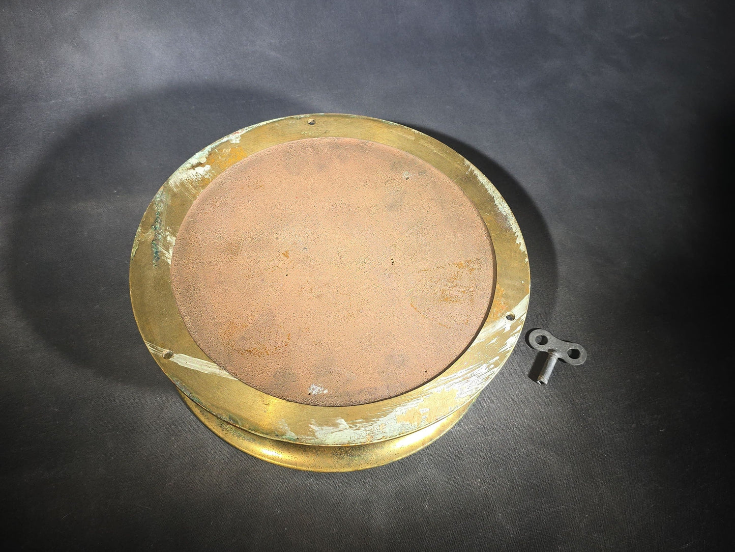 Vintage U.S. Government Ship's Clock in Brass Case with Key, Manufactured by Chelsea Clock Co., Boston, Massachusetts, Serial No. 599500
