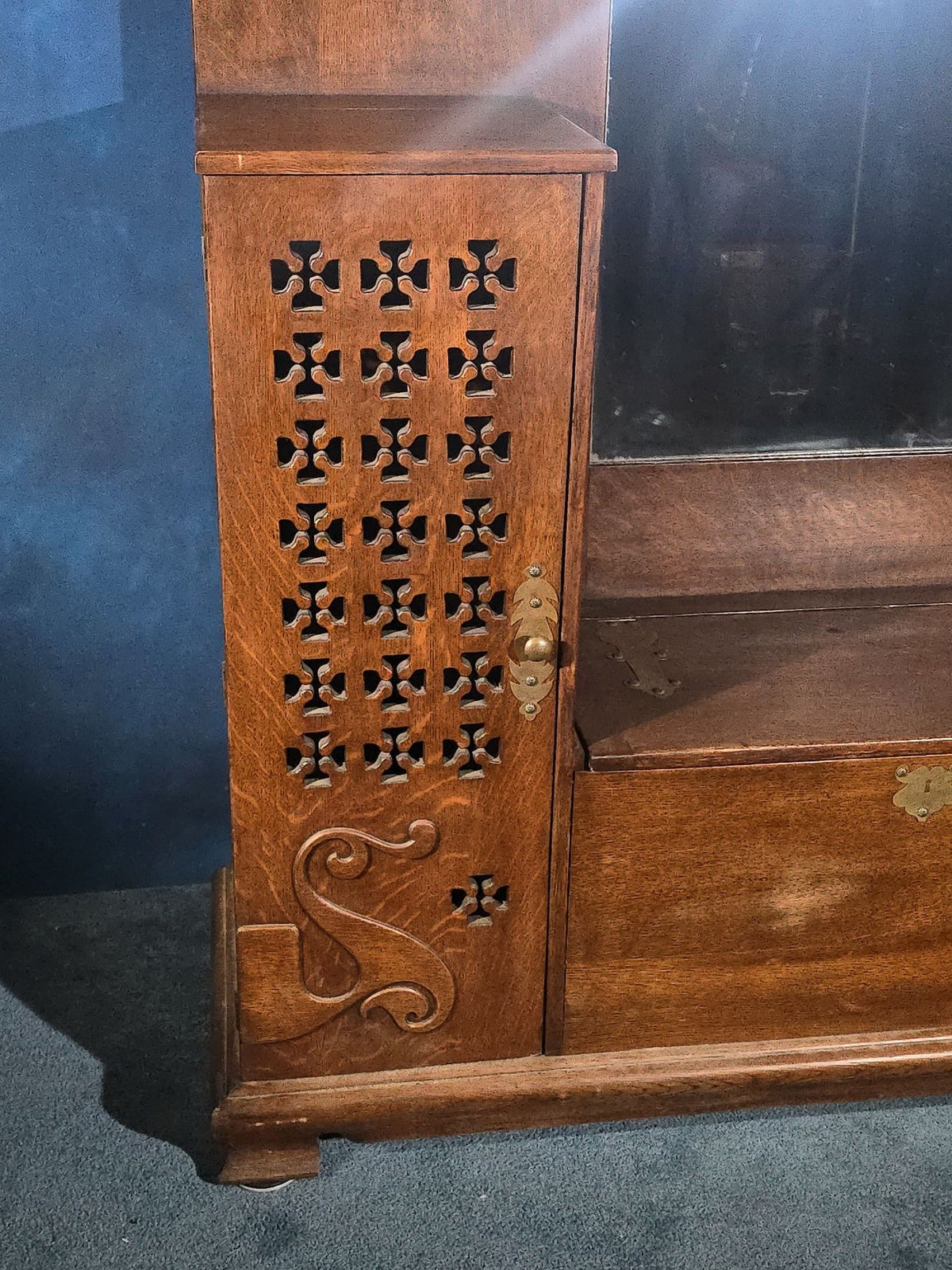 Antique Arts and Crafts Quarter-Sawn Oak Hall Tree with Beveled Mirror, Brass Coat Hooks, Umbrella Cabinet, and Lift-Top Seat