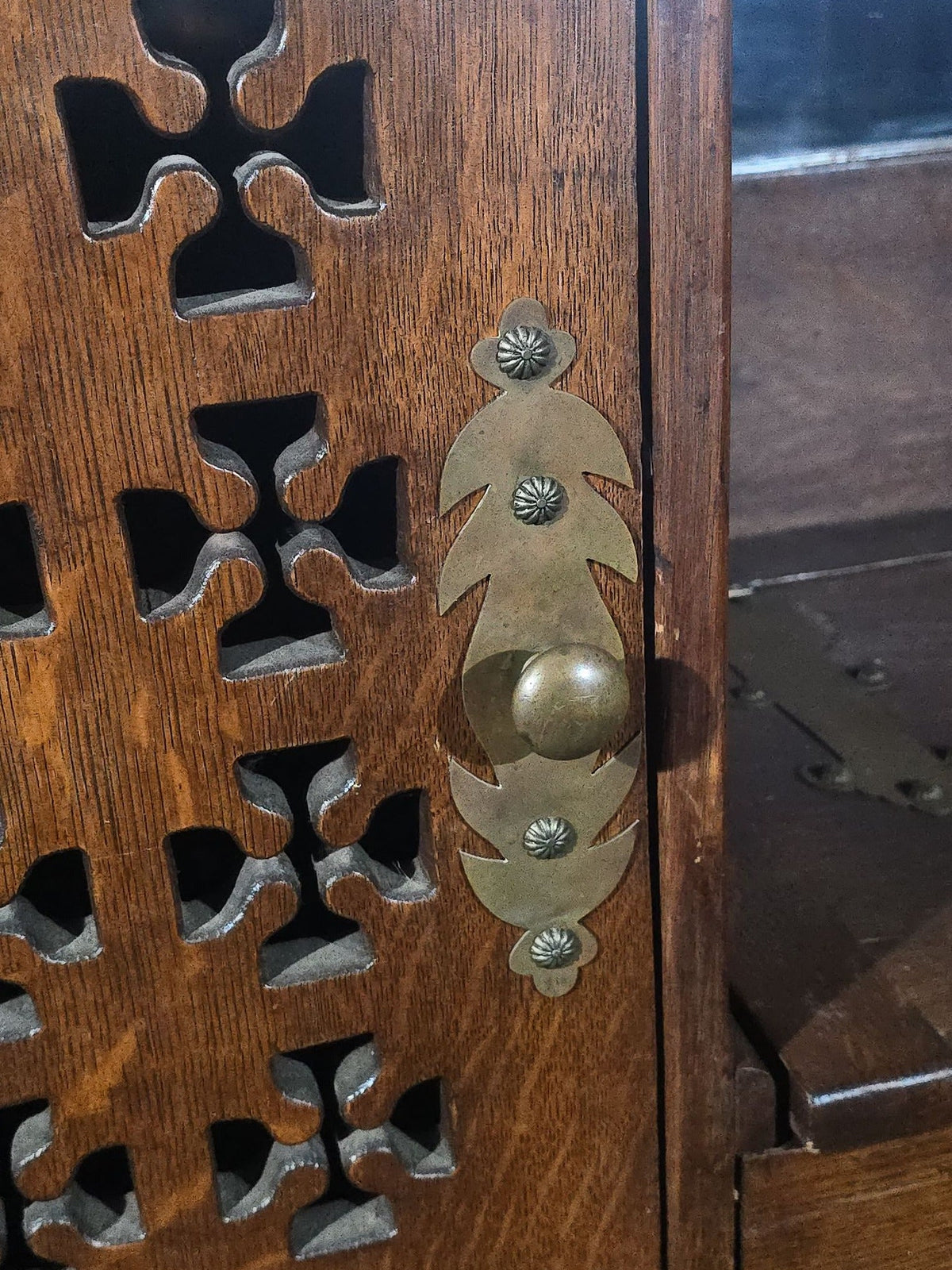 Antique Arts and Crafts Quarter-Sawn Oak Hall Tree with Beveled Mirror, Brass Coat Hooks, Umbrella Cabinet, and Lift-Top Seat