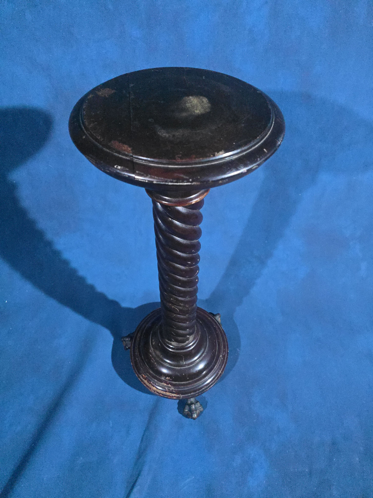 Antique Victorian Spiral-Turned Wooden Pedestal with Claw Feet
