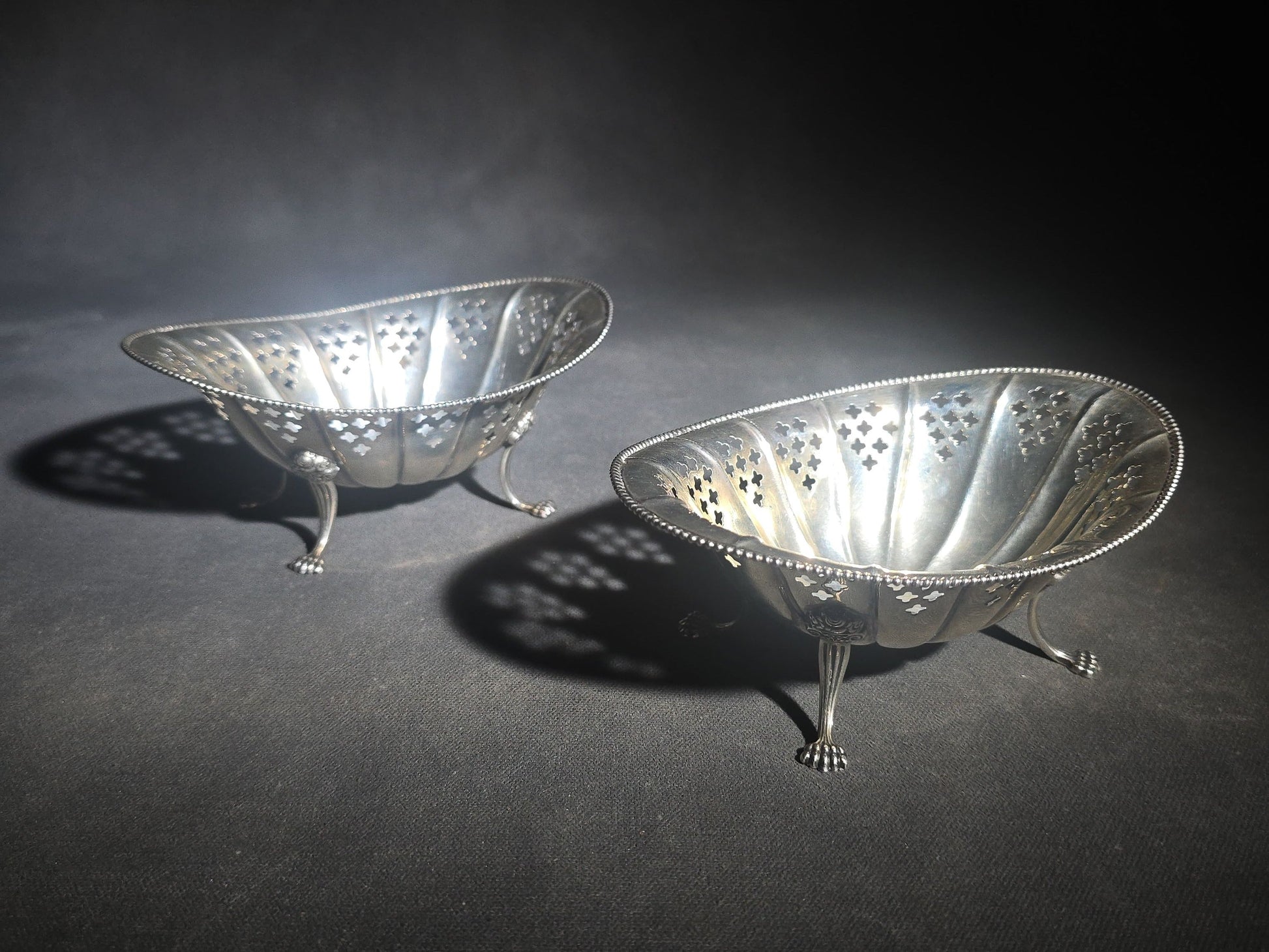 Pair of Antique Sterling Silver Pierced Footed Bowls with Beaded Rims and Paw Feet, Black, Starr & Frost, New York, Pattern 4884